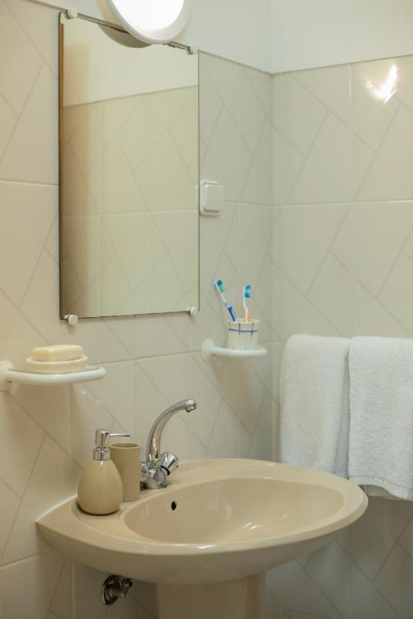 White Beach House Praia da Lourinha Экстерьер фото